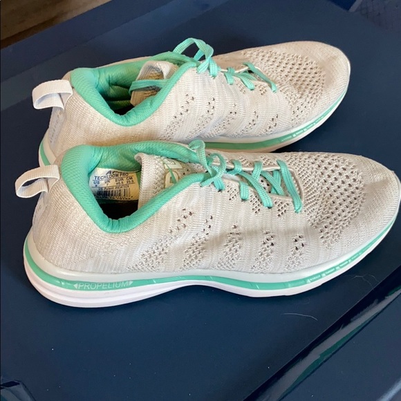 Women’s APL techloom pro sz 9 - Picture 6 of 9